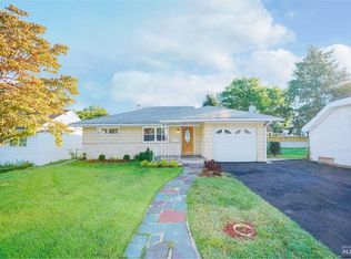 9 Lexington Ave, Wallington, NJ 07057