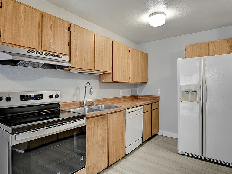 1305 Kari Lee Ct — Photo 10