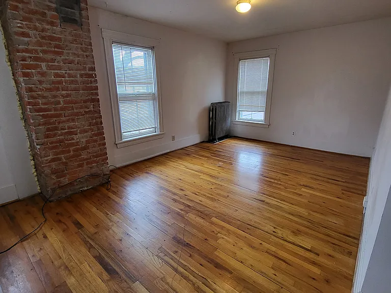 376 Pearl St #R — Photo 12