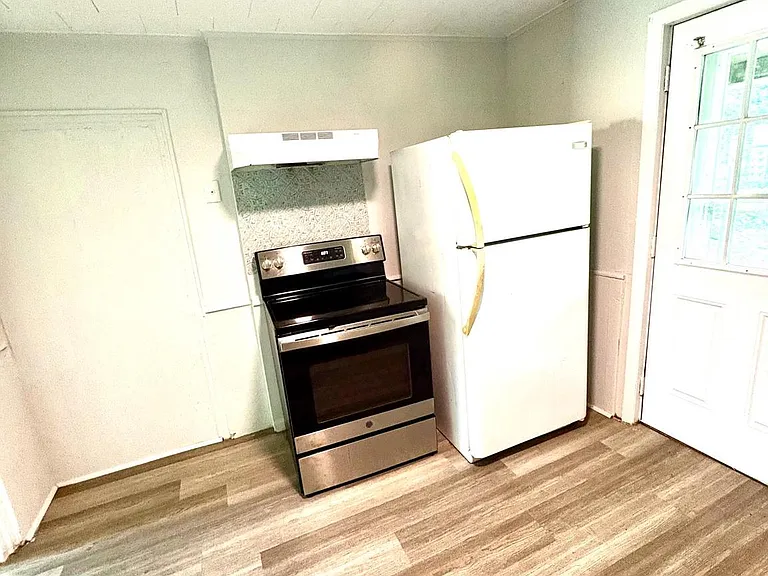 525 N Gannon St #REAR — Photo 2