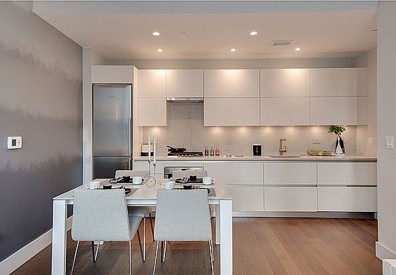 5th image of 222 E 44th St APT 30A