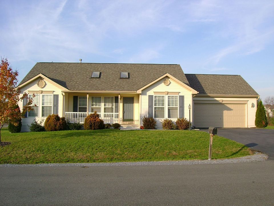 1st image of 27 Yardley Ct