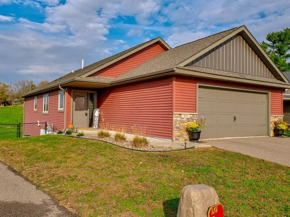 870 Brentwood Cir, River Falls, WI 54022