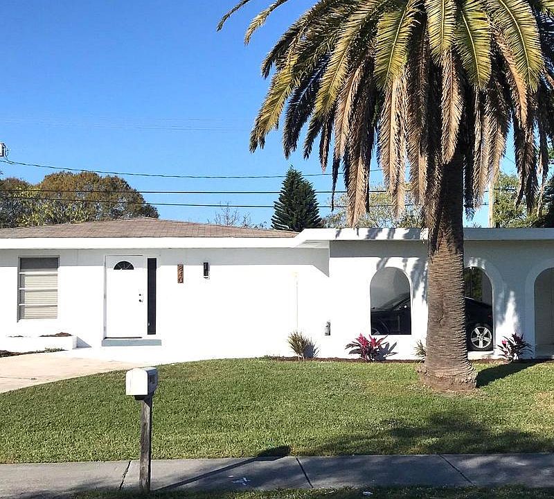1st image of 840 SW Airoso Blvd