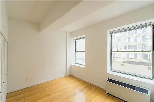 Sold by R New York | media 23
