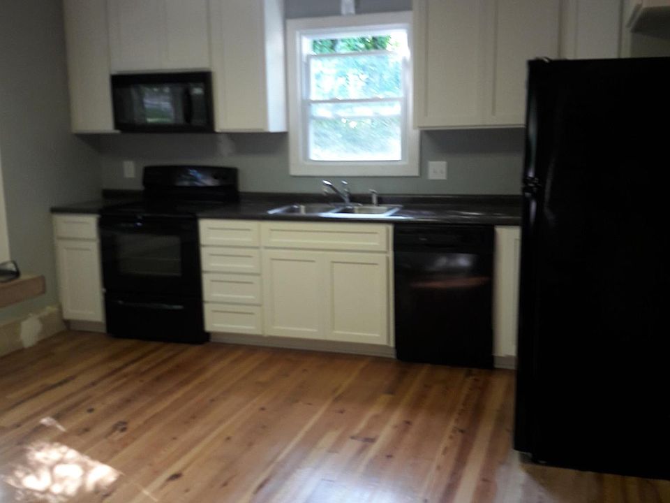 2nd image of 110 Park St