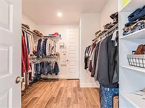 114 Chinaberry Bnd — Photo 10