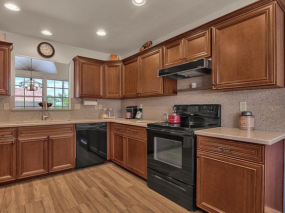 5th image of 11958 N 113th Pl