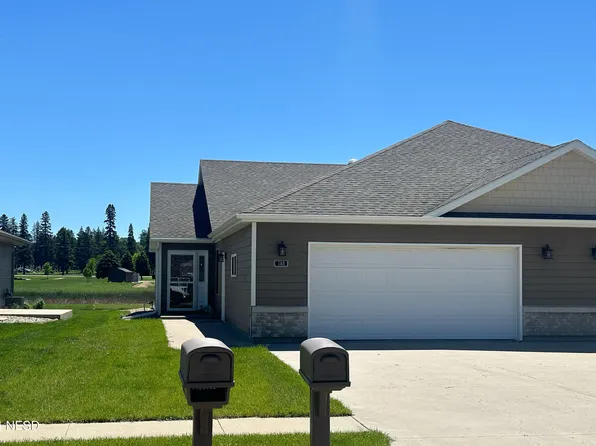 708 16th Ave NE, Watertown, SD 57201