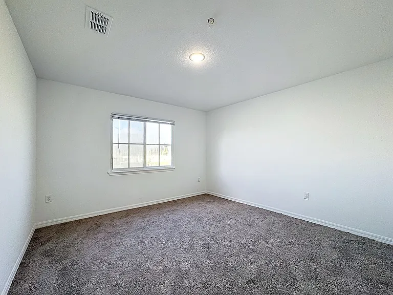 1711 Barton Towne Cir — Photo 37