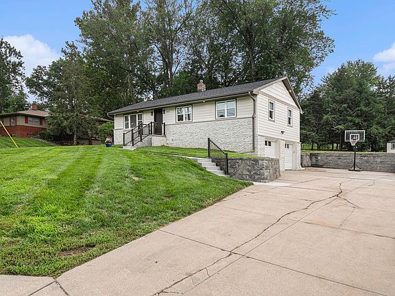 3rd image of 2812 Bridgeford Rd