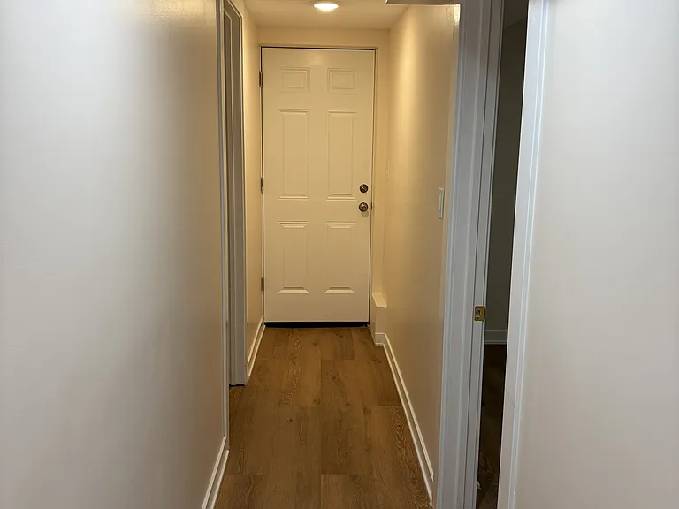 1711 W Henderson St #G — Photo 15