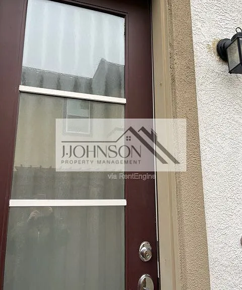 262 E Natasha Ave — Photo 2