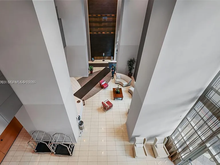 300 S Biscayne Blvd #Penthouse 3807 — Photo 14