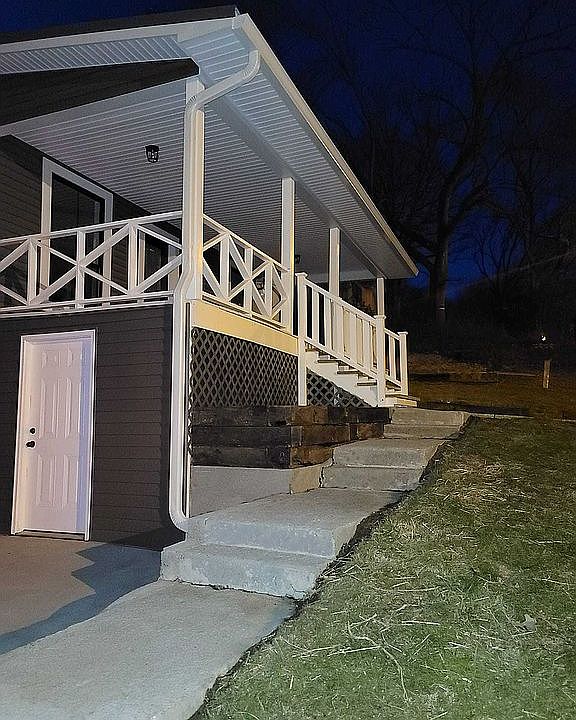 2nd image of 153 Sonnet St