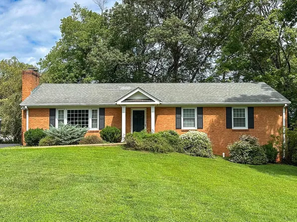 1313 Grove Rd, Charlottesville, VA 22901