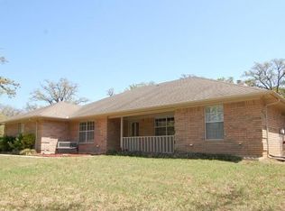 117 Robin Dr, Burleson, TX 76028