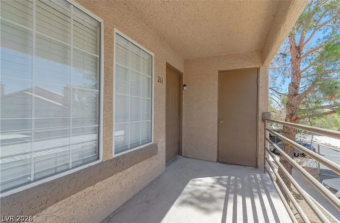 2 bed, 2.0 bath, 1072 sqft, $1,550 — Photo 4