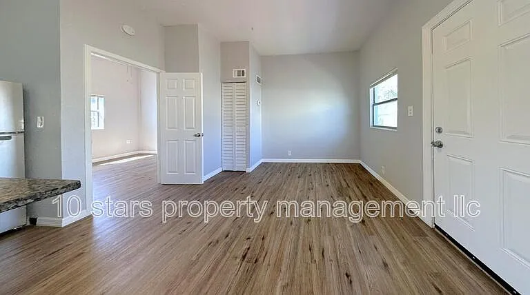 14125 Palm St #4 — Photo 6