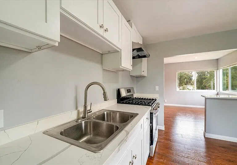 1711 Delaware Ave #5 — Photo 16