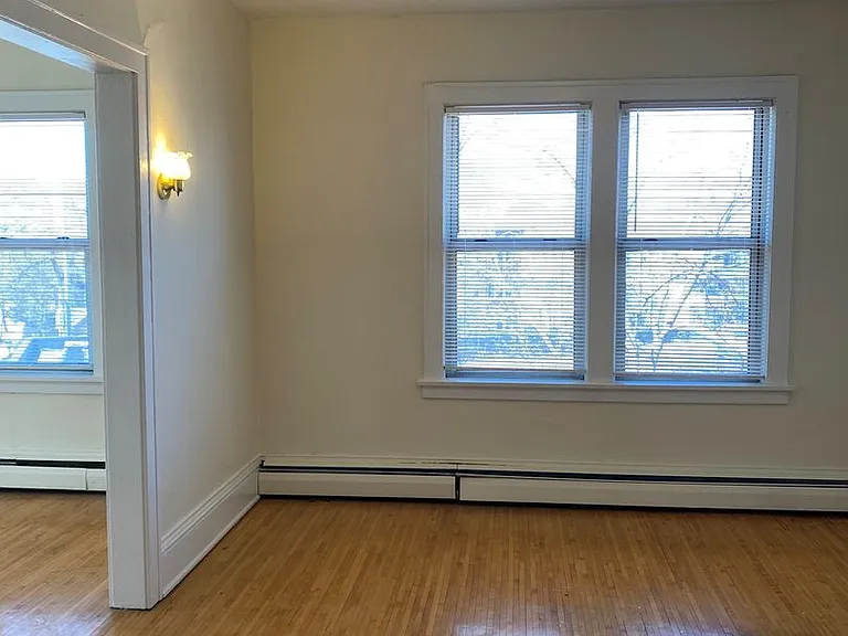 2121 Hennepin Ave S — Photo 12