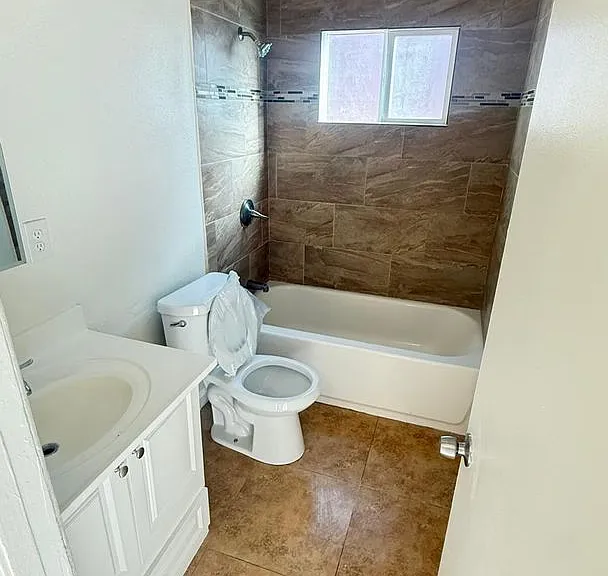 1521-1537 N Sierra Way — Photo 13