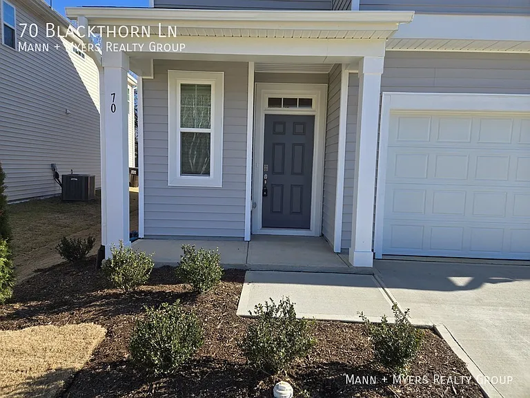 70 Blackthorn Ln — Photo 2