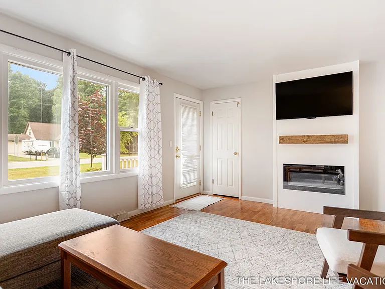 429 S Lakeshore Dr — Photo 18