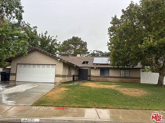 3rd image of 44335 Palo Verde St