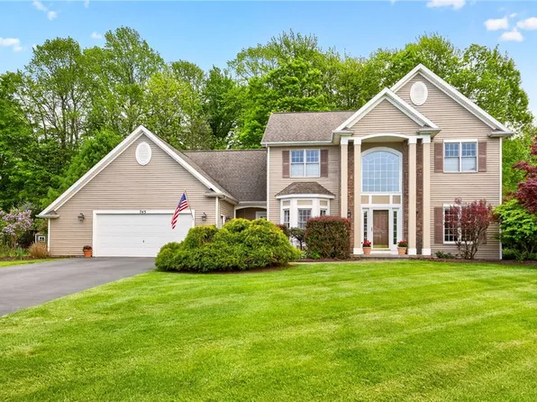 745 Hailey Dr, Webster, NY 14580