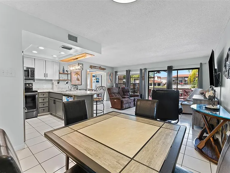 2571 Cyprus Dr #1-101 — Photo 11