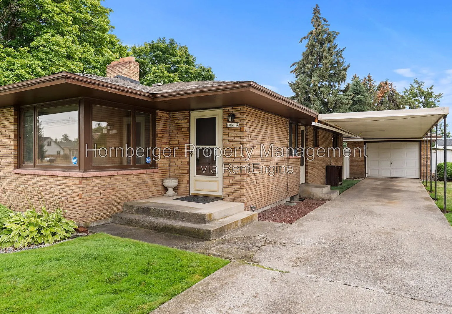 2 bed, 1.0 bath, 1969 sqft, $1,595 — Photo 3