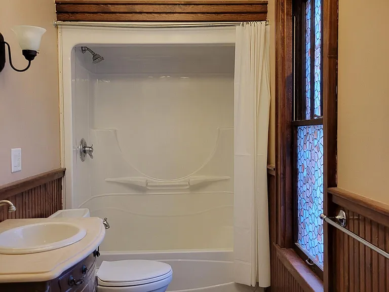 512 College Ave #1 — Photo 6