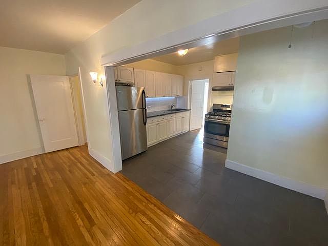 1st image of 1107 Oxley St
