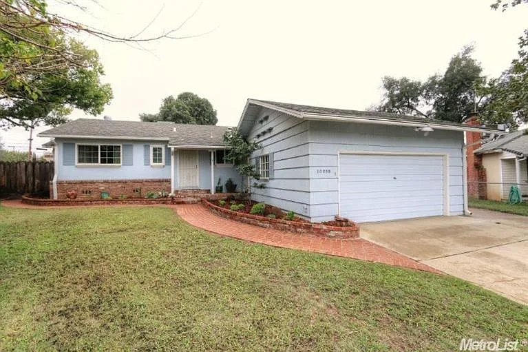 10228 Sally Ct photo 1