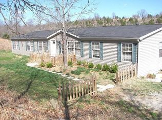 1410 Day Rd, Walnut Shade, MO 65771