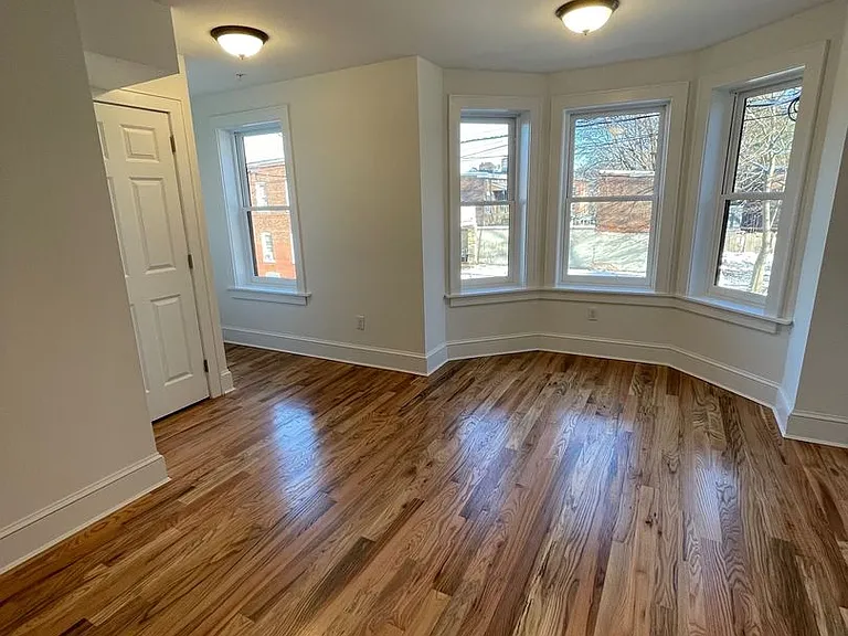 136 S. Clark St. — Photo 1