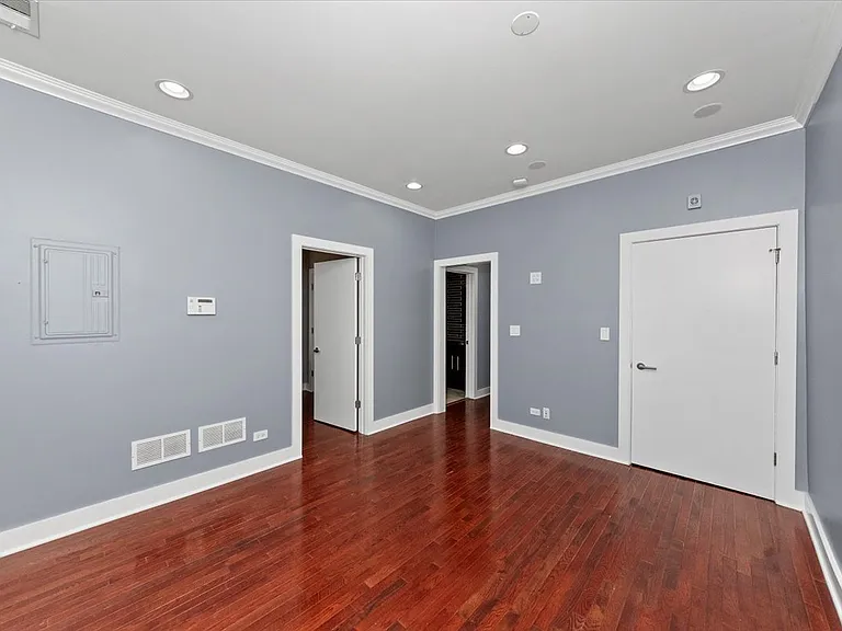 2052 N Campbell Ave #1W — Photo 3