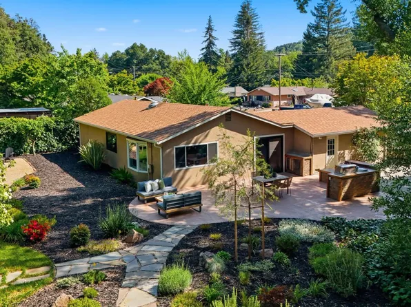 26 Queens Court, Napa, CA 94558