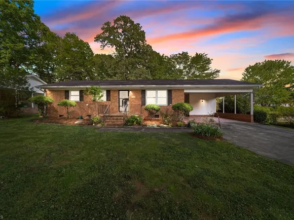 1306 Prescott Pl, High Point, NC 27262