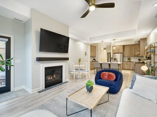 701 Linden St Unit 105, Mendota Heights, MN 55118