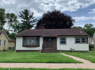 1018 Geranium Ave E, Saint Paul, MN 55106