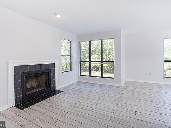 2nd image of 356 S Pantops Dr
