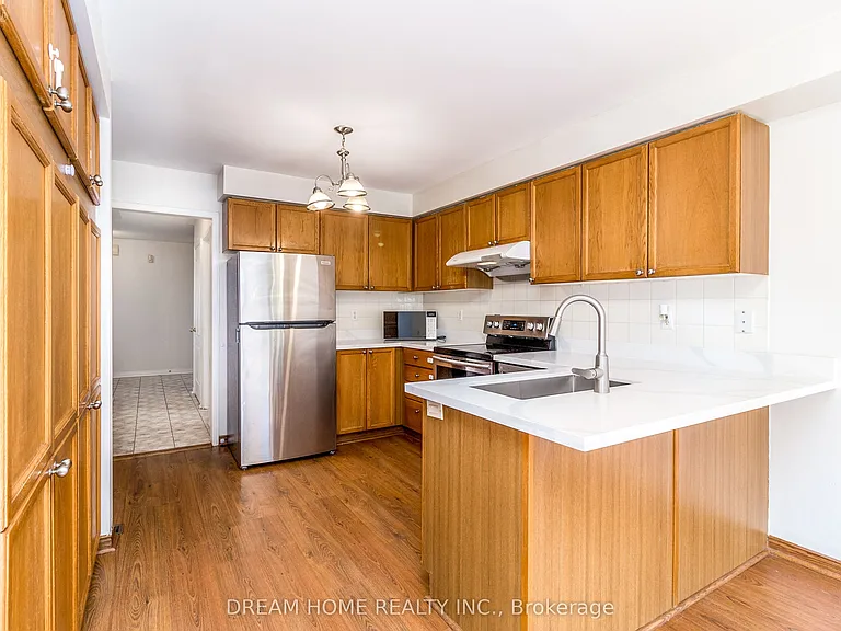 2832 Galleon Cres — Photo 5