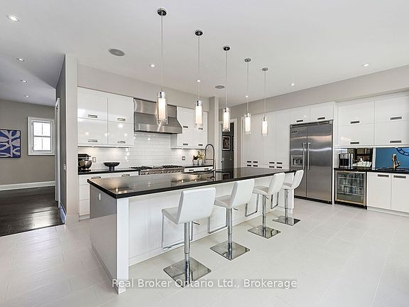 5th image of 4507 Lakeshore Rd