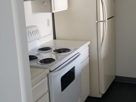 Kitchen Stove , Fridge