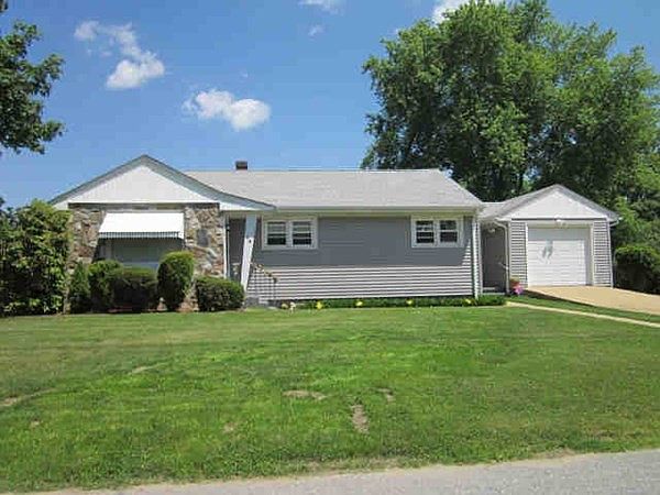 58 Lincoln Ave, Swansea, MA 02777 | Zillow