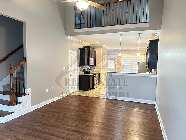 Luxurious 3 BR with Townhouse — Photo 4