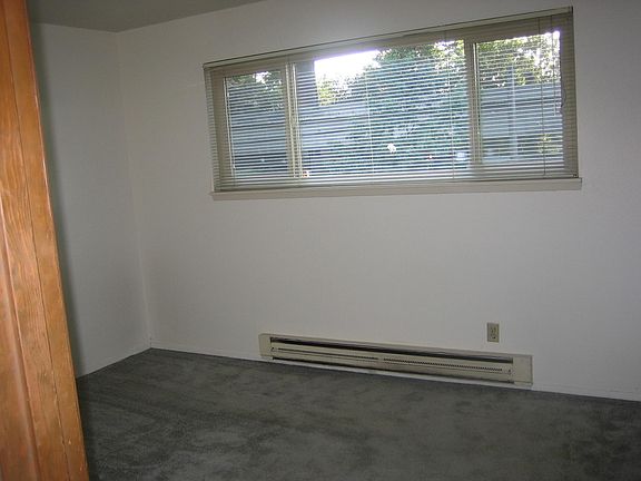 Harvard 103 bedroom