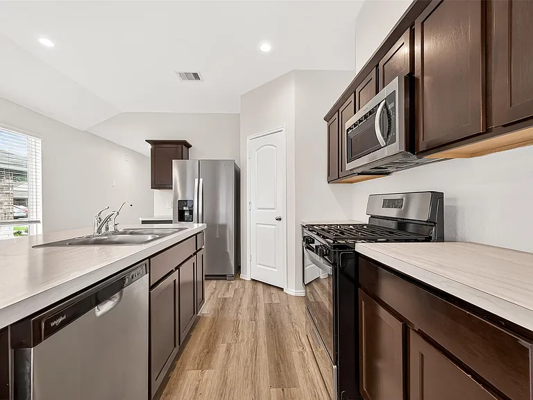 1710 Legacy Hills Dr — Photo 12